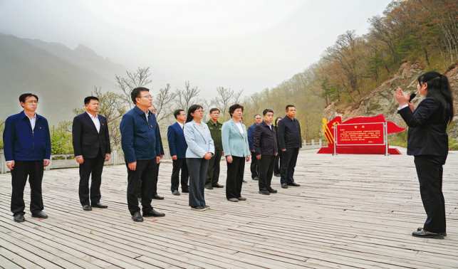 開展“牢記殷殷囑托當(dāng)好秦嶺生態(tài)衛(wèi)士”黨性教育活動(dòng)